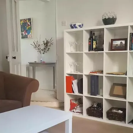 Two Bedroom Terrace House In Апартаменты *